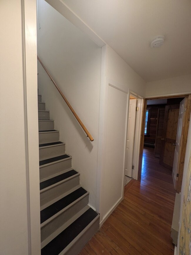 Building Photo - 1030 Fairmount Rd