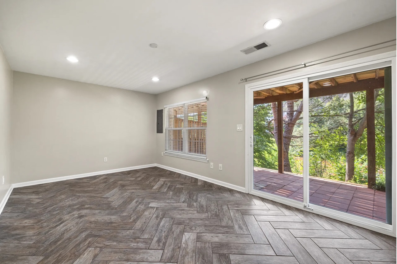 Living room - 45537 Lake Haven Ter
