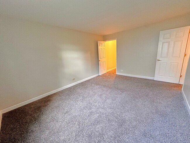 Building Photo - 8 Gant Cir