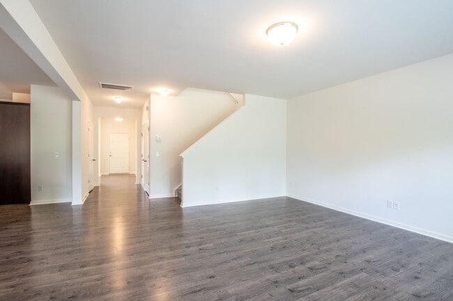 Building Photo - Beautiful  4Br 3Ba Single Family Home Lark...