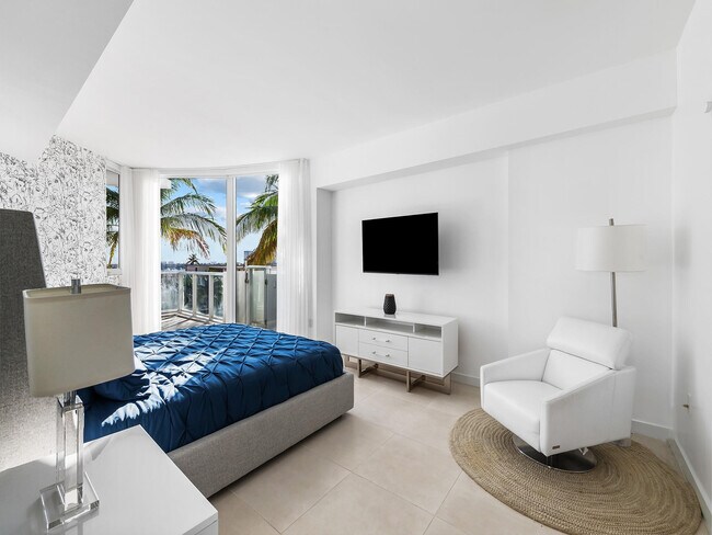 Building Photo - 401 N Birch Rd