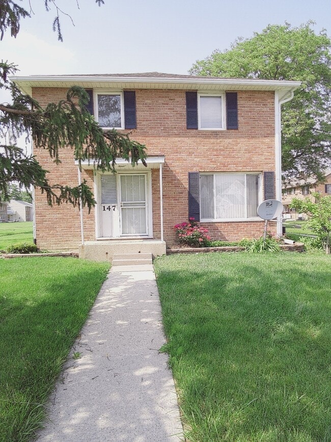 Primary Photo - 147 Hemlock St