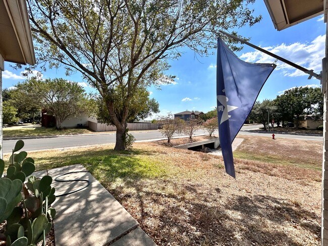 Building Photo - 3 Bed | 2 Bath – Cozy One-Level Home with ...