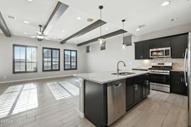 Building Photo - 221 Epsom Dr
