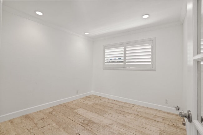 Building Photo - 4215 Roosevelt St