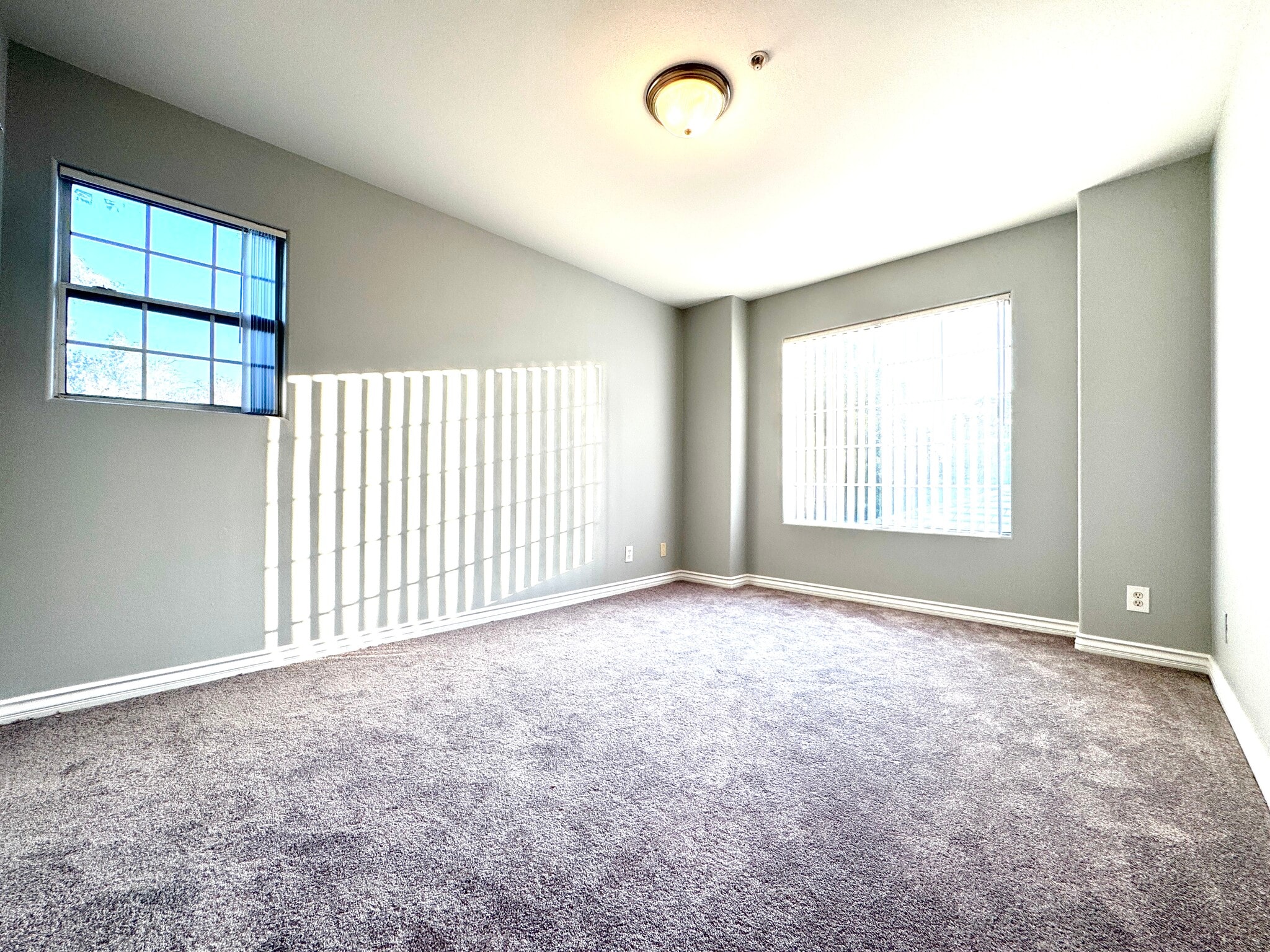 3rd bedroom - 27 Hampton Ct