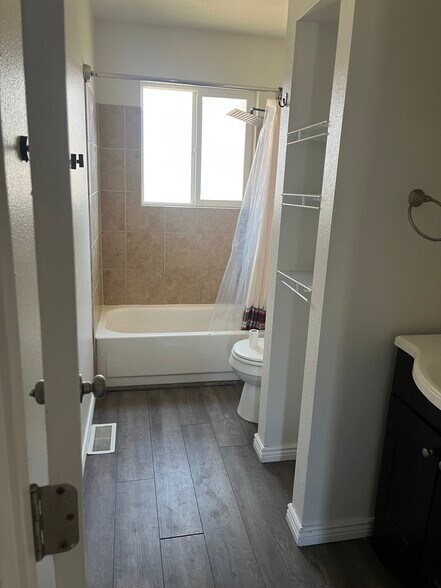 Building Photo - 4026 Shelley Ave