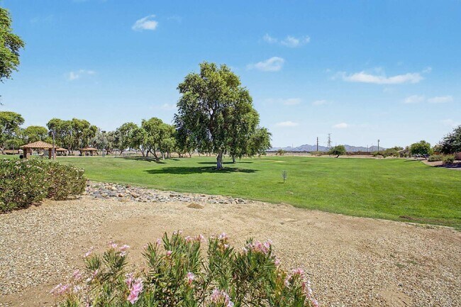 Building Photo - 12570 Desert Flower Rd