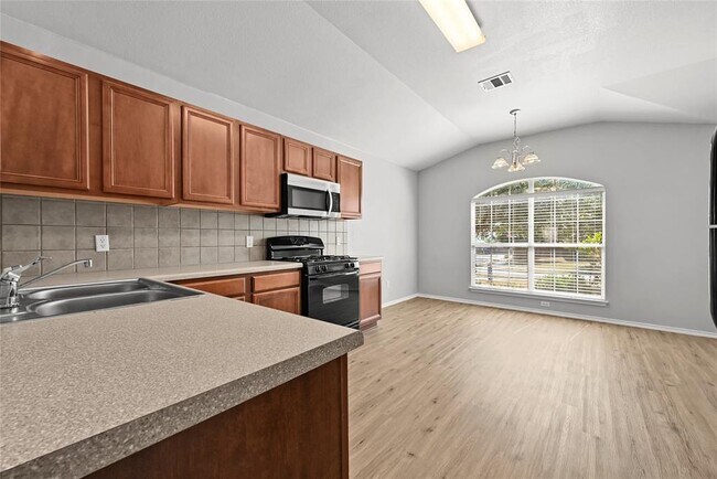 Building Photo - 267 Waterloo Dr