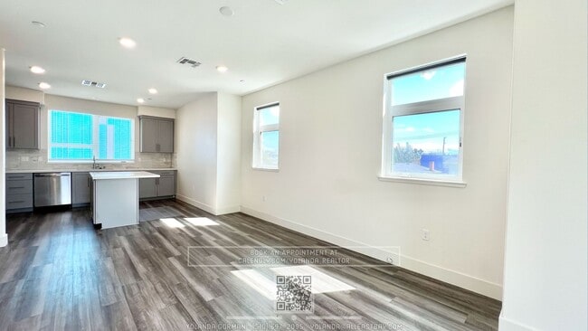 Building Photo - Modern Style and Sophistication, 2 En-Suite BR, 2.5 BA Townhouse with EV charging