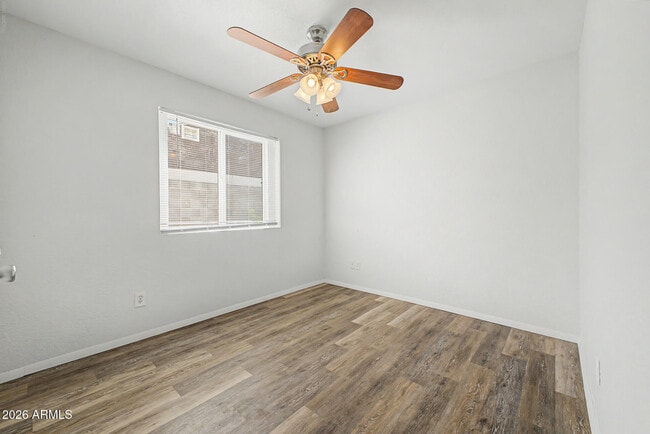 Building Photo - 4047 W Sweetwater Ave