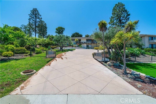 Building Photo - 1500 Paseo Del Mar