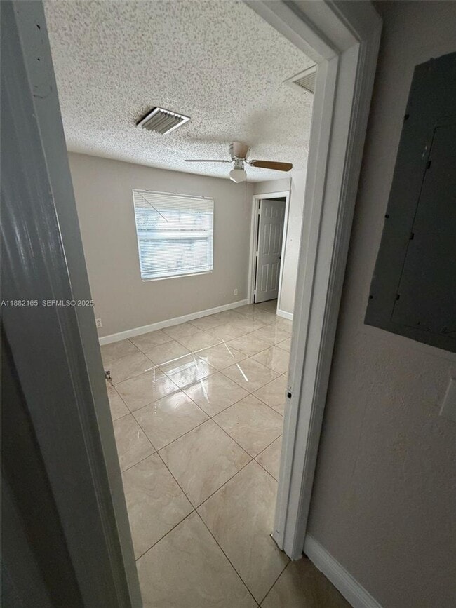 Building Photo - 805 NW 4th Ave