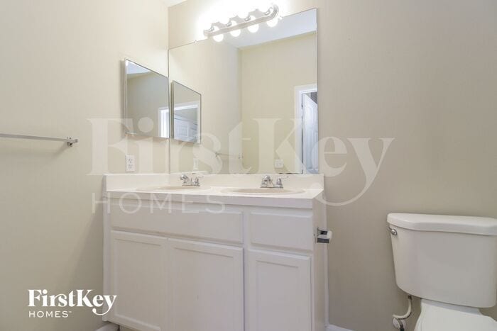 Building Photo - 7439 Little Pond Ct