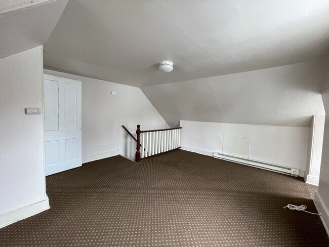 Building Photo - 97 York St