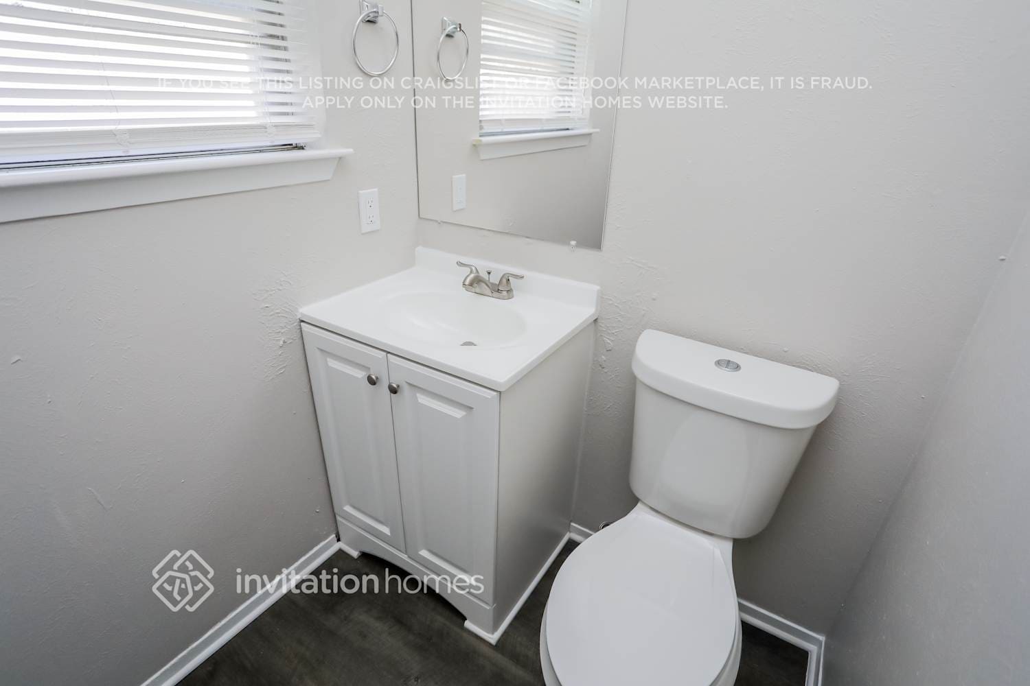 Building Photo - 215 Adams St