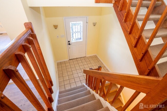 Building Photo - 42 Chicopee Dr