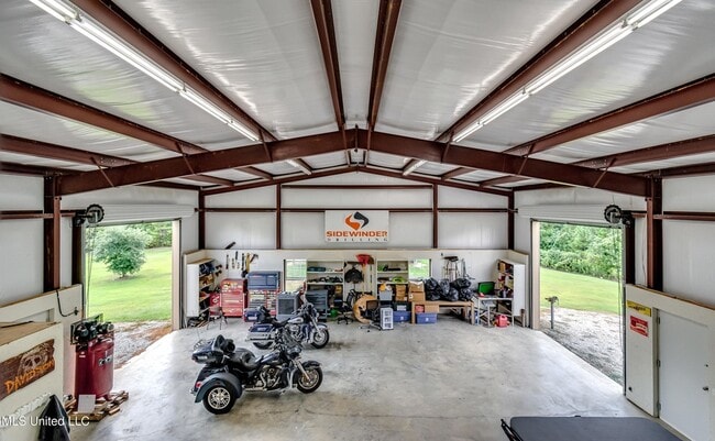 Building Photo - 1998 MS-16