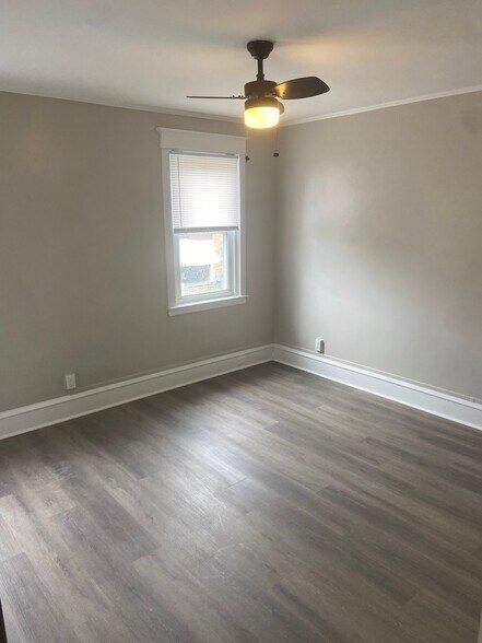 Building Photo - 1027 Edgemore Rd