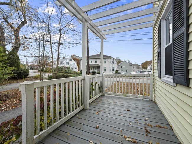 Building Photo - 27 Kilby St