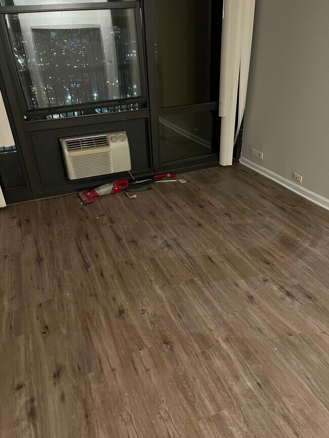 Building Photo - 3001 S Michigan Ave