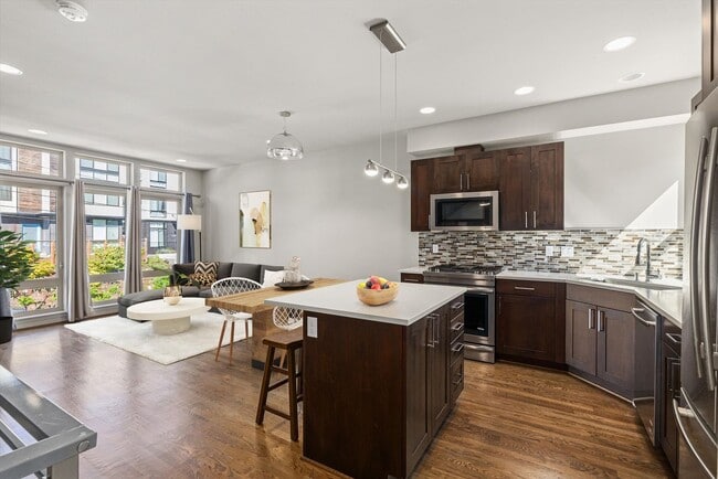 Building Photo - LUXURY MAGNOLIA 3 BED TOWNHOME FOR RENT W ...