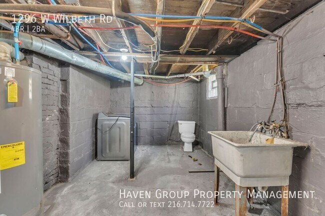 Building Photo - 1296 W Wilbeth Rd