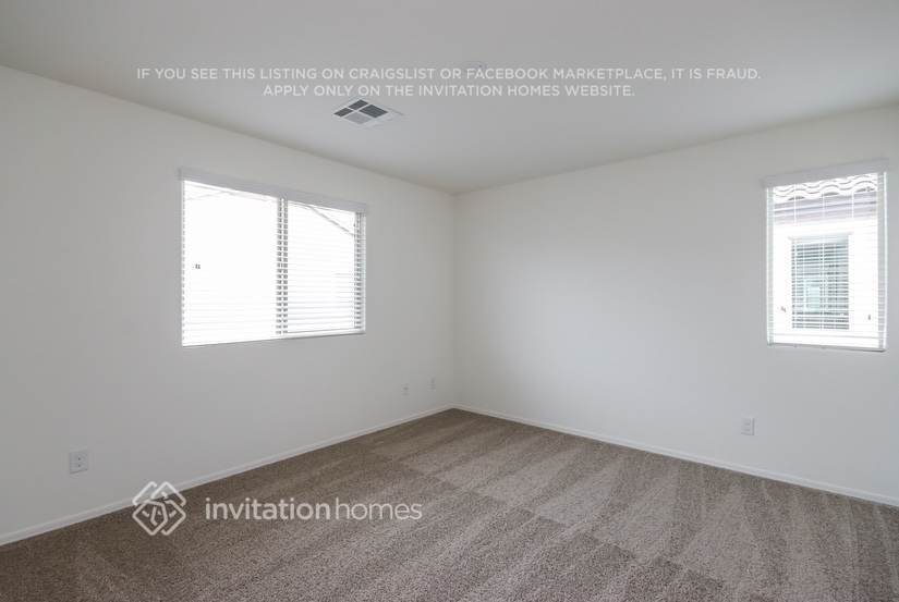 Building Photo - 1270 E Palomino Way