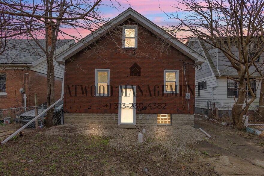 Building Photo - 13979 Cherrylawn St