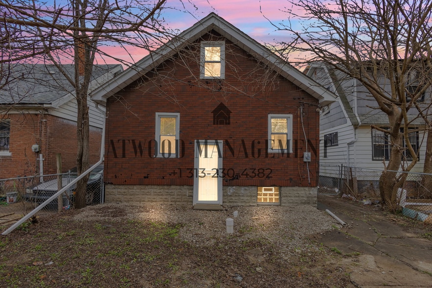 Building Photo - This beautifully updated 3-bedroom, 1-bath single-family home is ready for move-in!