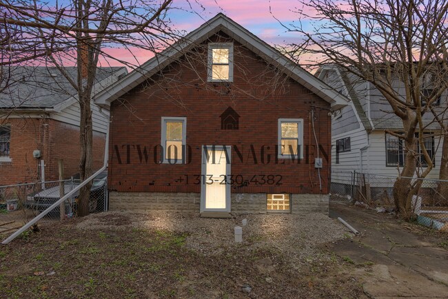 Building Photo - This beautifully updated 3-bedroom, 1-bath single-family home is ready for move-in!