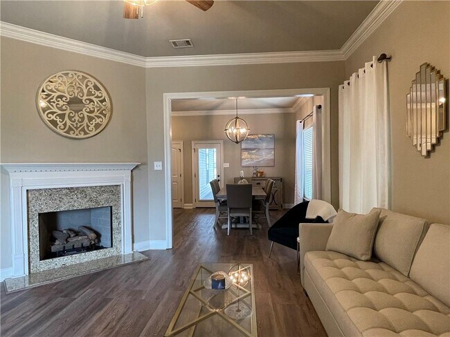 Building Photo - 70404 Chambly Ct