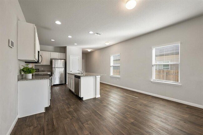 Building Photo - 128 Presidential Path