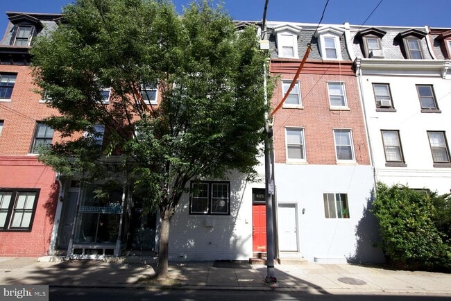 Building Photo - 421 S 20th St