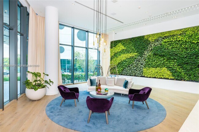 Building Photo - 650 NE 32nd St