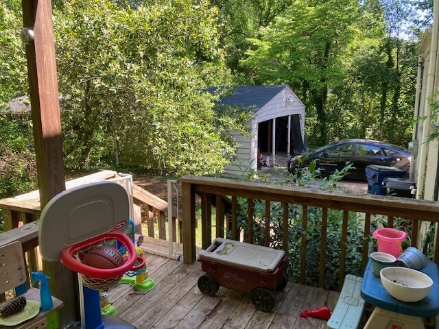 Building Photo - 211 Garden Ln