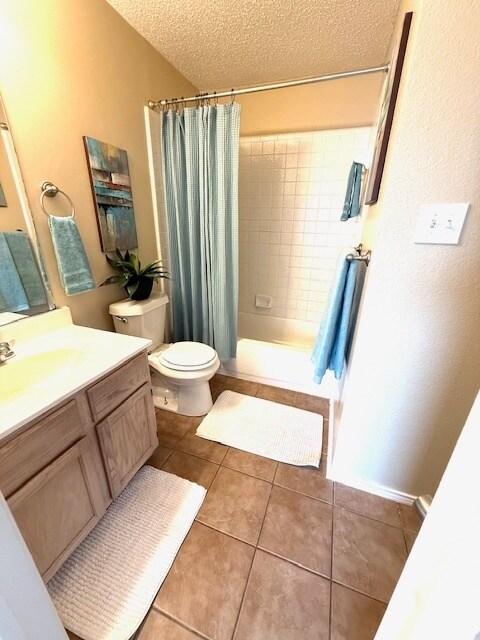 Building Photo - 2713 Clearwater Dr