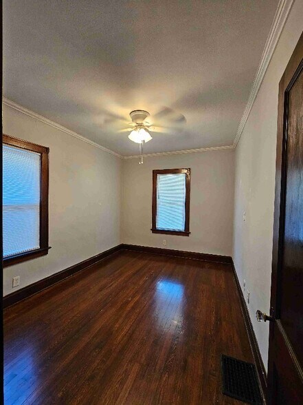 Building Photo - 7000 Palmetto St