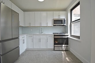 Building Photo - 52-02 39th Ave