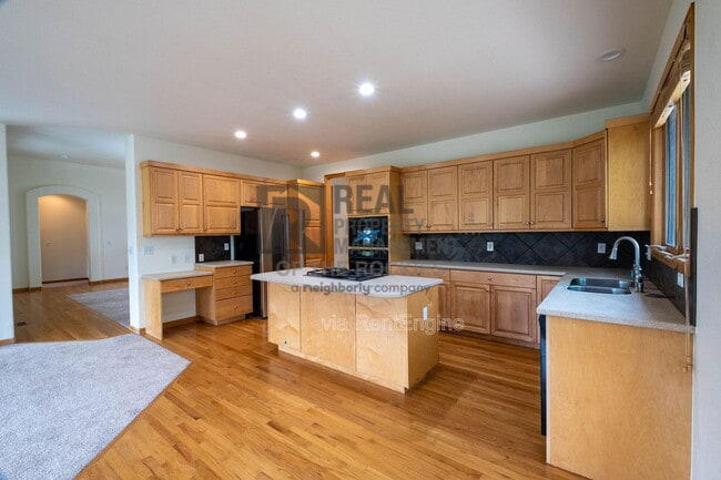 Building Photo - 5436 Hunter Dr