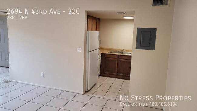 Building Photo - 2 Bed Condo at 43rd Ave and Thomas!