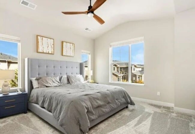 Building Photo - Elegant Townhome in Loveland