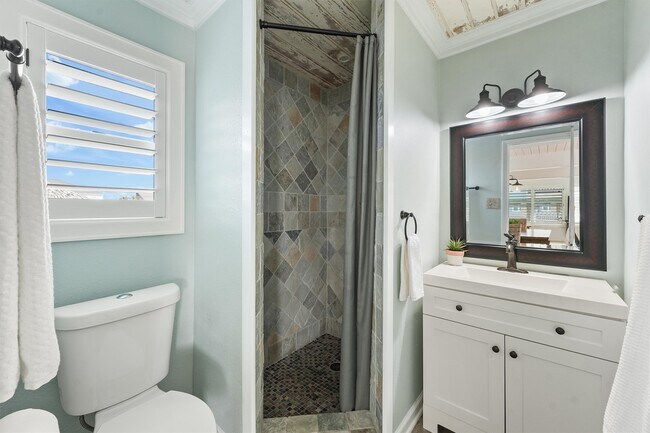 Building Photo - 16634 Jamaica Beach Rd