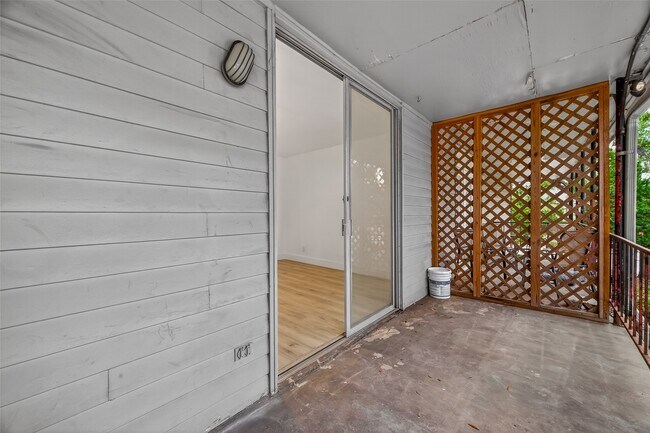 Building Photo - 3300 Yorktown St