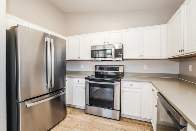 Building Photo - 3430 N Saffron