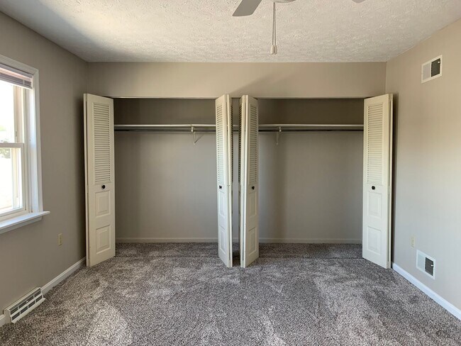 Building Photo - CONTRACT PENDING!!Spacious 2-story, 3 bed/...