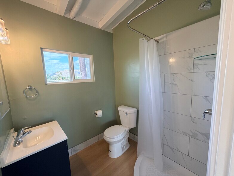 Building Photo - 13690 Old 215 Frontage Rd