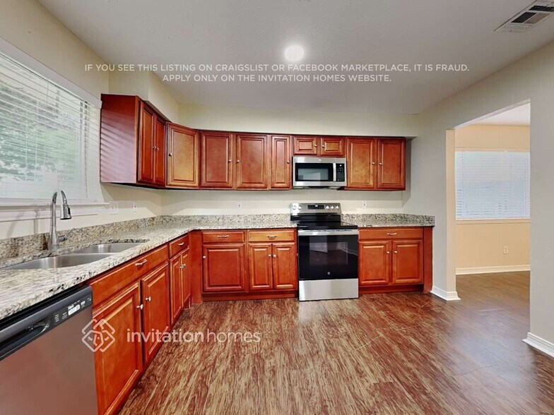 Building Photo - 2307 Pepperweed Dr