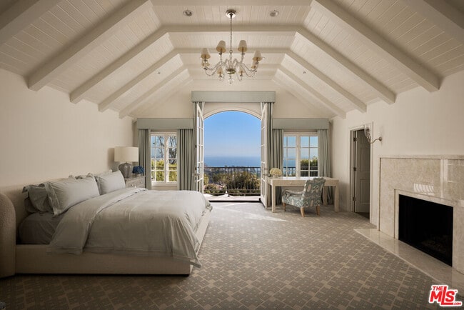 Building Photo - 541 Paseo Miramar