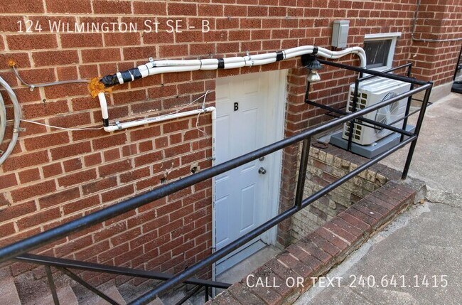 Building Photo - 124 Wilmington Pl SE